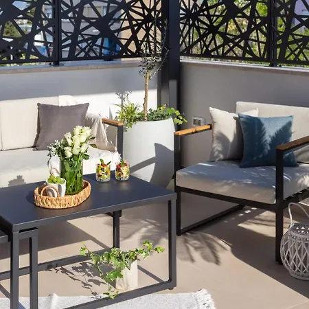 Apartment Luxury Silvery In Center With Jacuzzi, Sauna And Parking Split