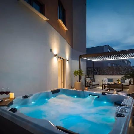 Διαμέρισμα Luxury Silvery In Center With Jacuzzi, Sauna And Parking *