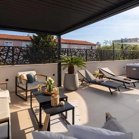 Διαμέρισμα Luxury Silvery In Center With Jacuzzi, Sauna And Parking *