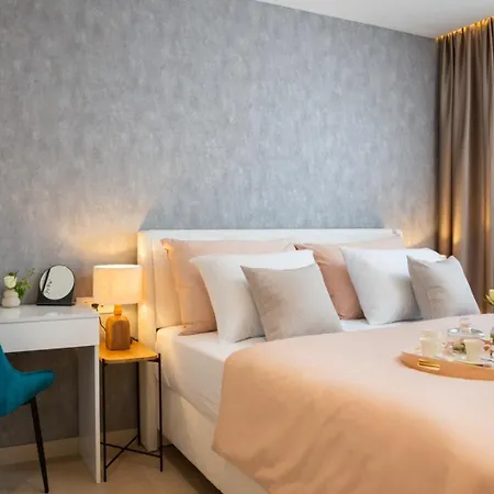 Διαμέρισμα Luxury Silvery In Center With Jacuzzi, Sauna And Parking *
