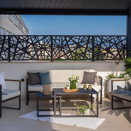 Διαμέρισμα Luxury Silvery In Center With Jacuzzi, Sauna And Parking *