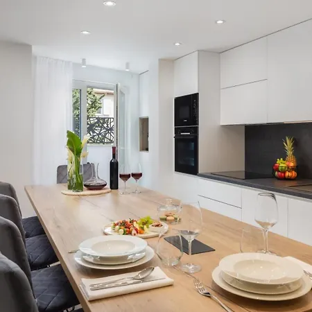 Διαμέρισμα Luxury Silvery In Center With Jacuzzi, Sauna And Parking *