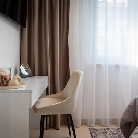 Apartman Luxury Silvery In Center With Jacuzzi, Sauna And Parking