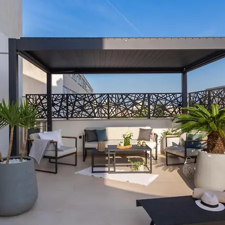 Apartman Luxury Silvery In Center With Jacuzzi, Sauna And Parking